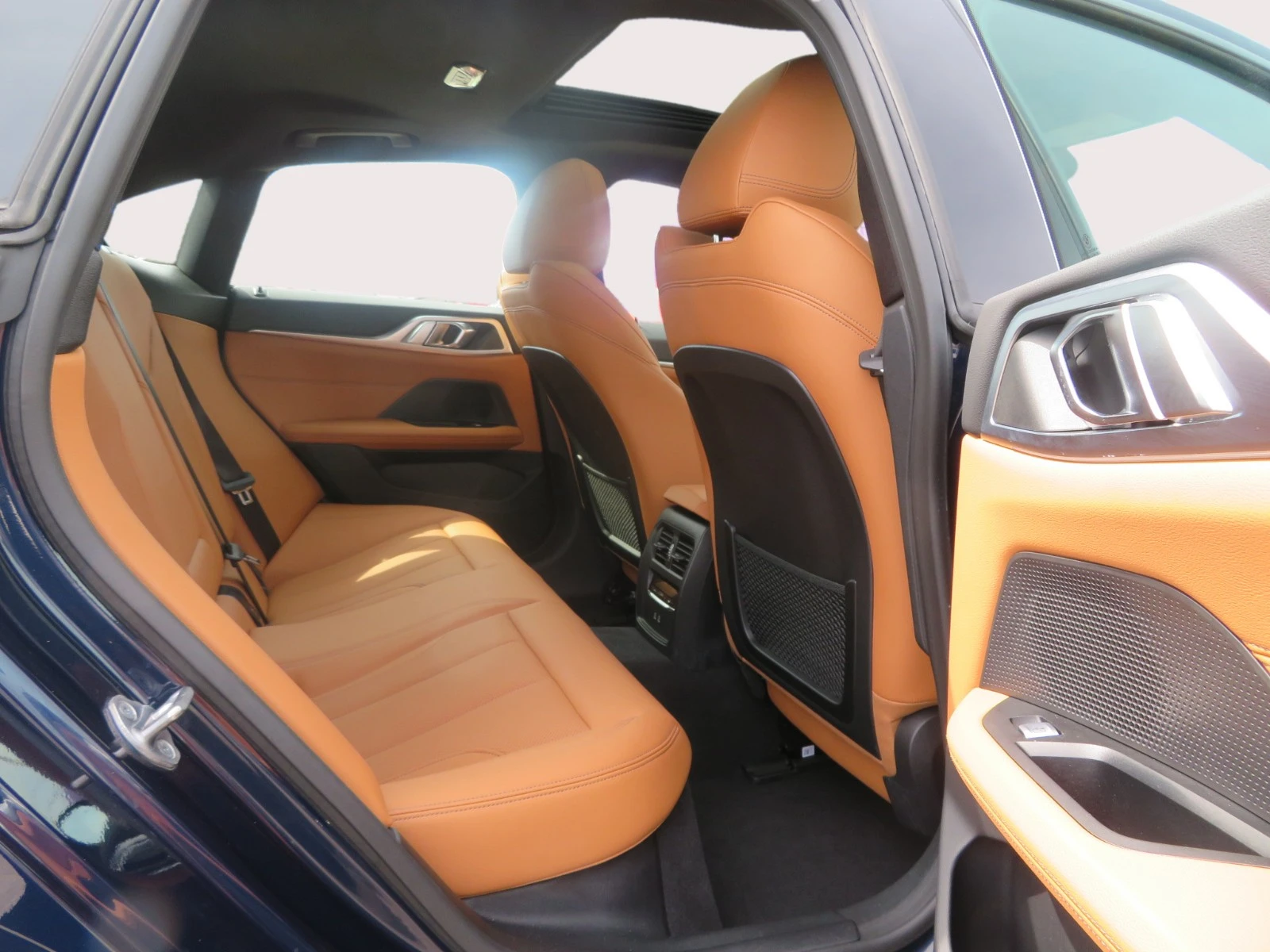 BMW i4 M50* Gran Coupe* AWD* АвтоКредит* (ЦЕНА ДО БГ), снимка 8 - Автомобили и джипове - 54173627