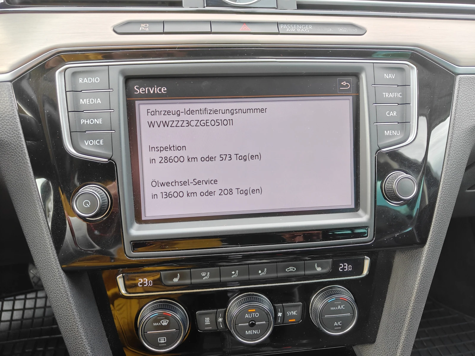 VW Passat B8 2.0TDI 190кс. Highline, снимка 8 - Автомобили и джипове - 54258275