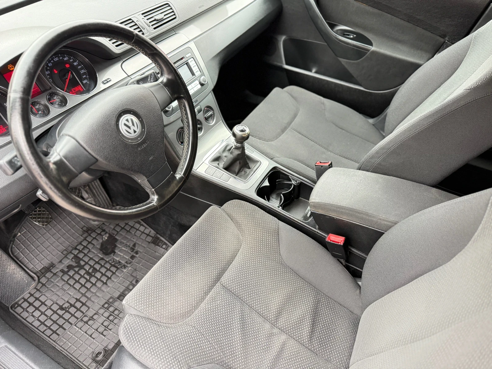 VW Passat 1.9TDI Климатик/Темпомат/Евро 4, снимка 10 - Автомобили и джипове - 54778841