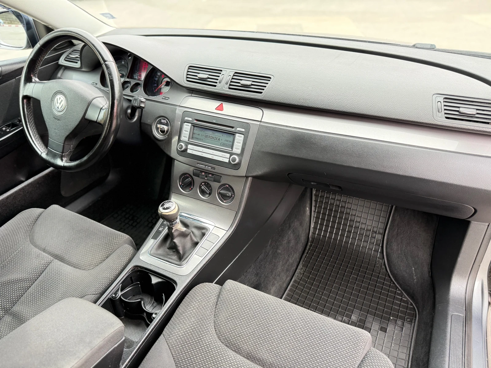 VW Passat 1.9TDI Климатик/Темпомат/Евро 4, снимка 14 - Автомобили и джипове - 54778841
