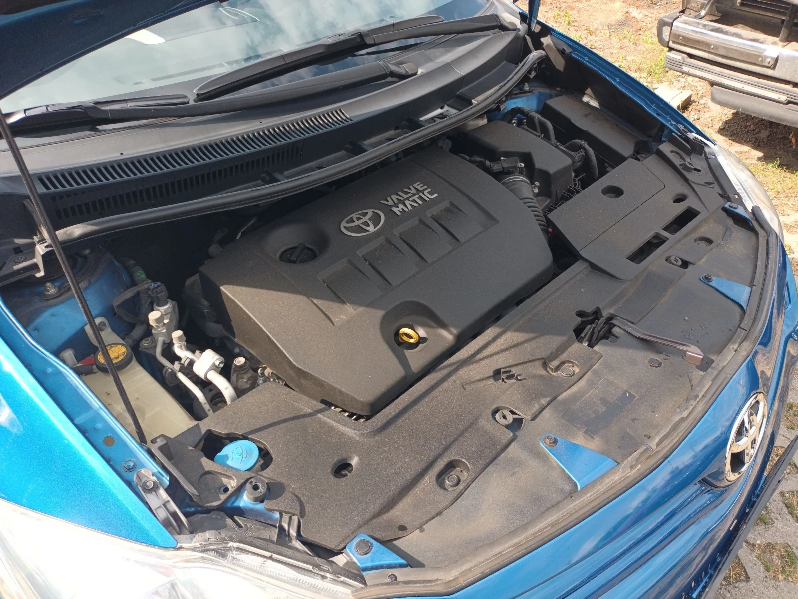 Toyota Auris 1.6i бензин, 132к.с., снимка 17 - Автомобили и джипове - 55177017