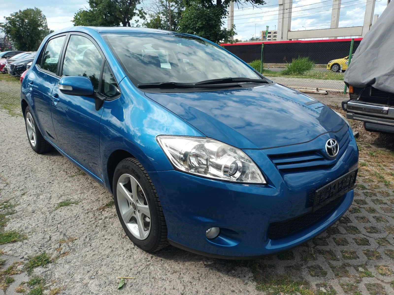 Toyota Auris 1.6i бензин, 132к.с., снимка 7 - Автомобили и джипове - 55177017