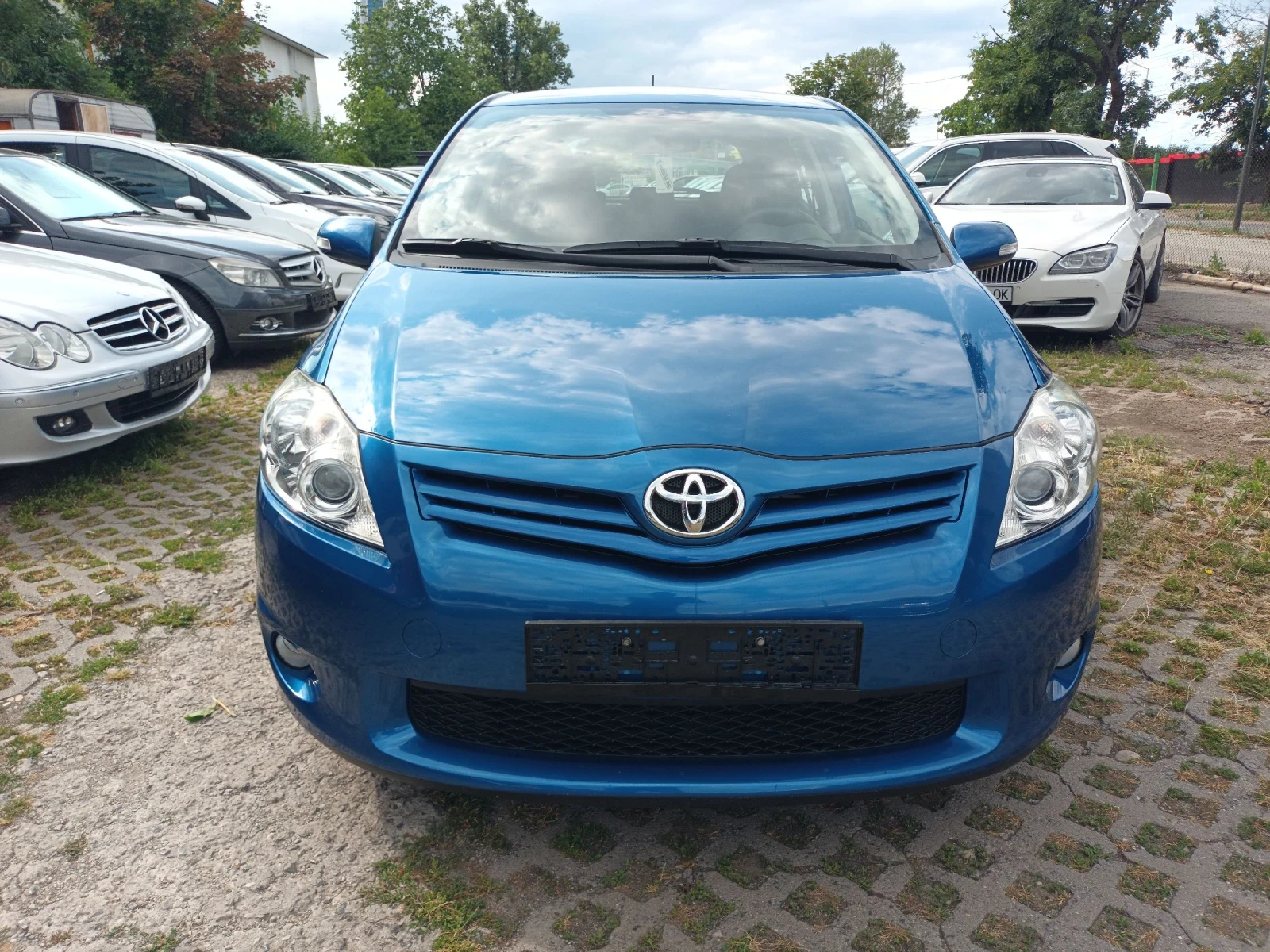 Toyota Auris 1.6i бензин, 132к.с.