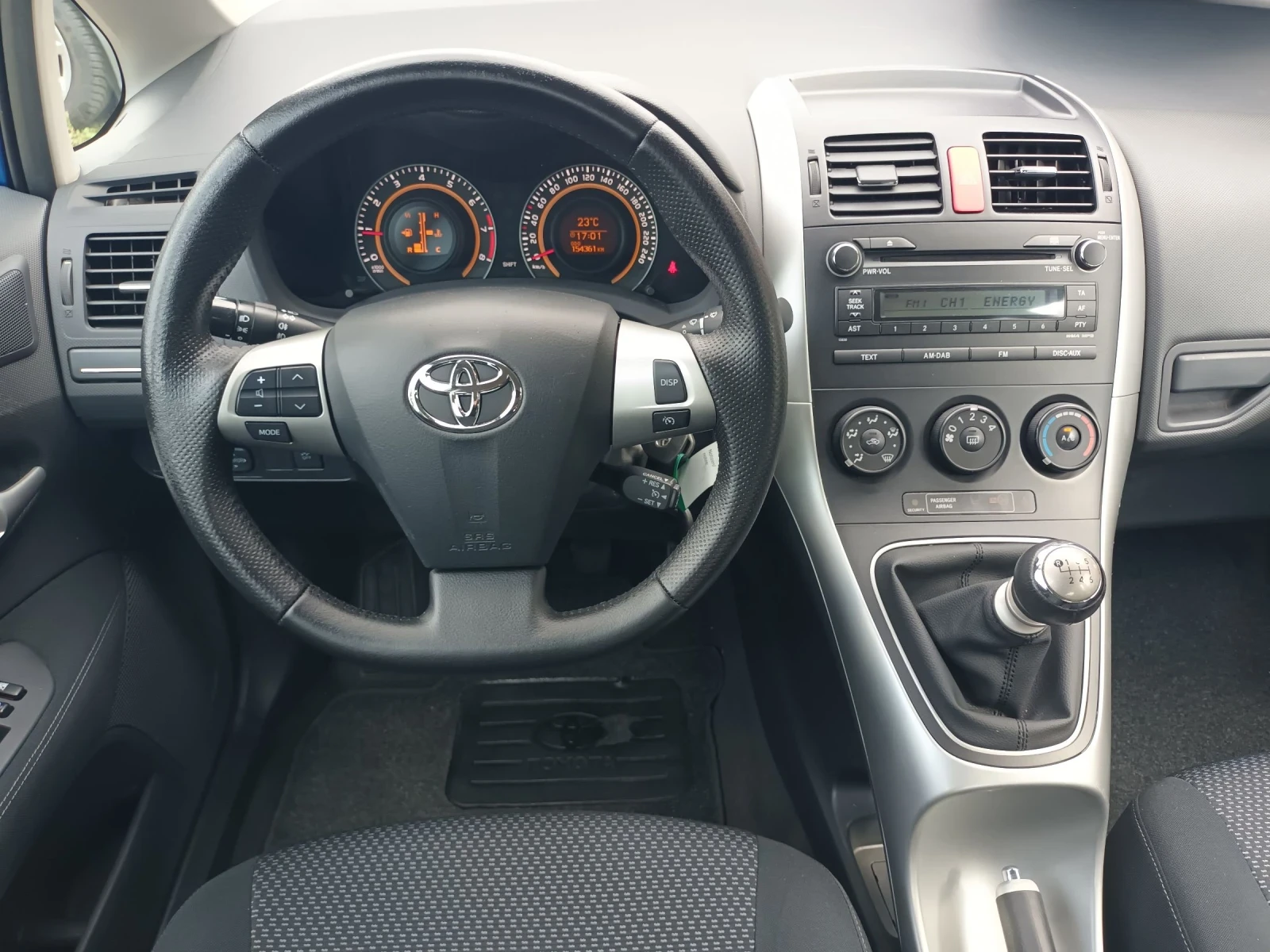 Toyota Auris 1.6i бензин, 132к.с., снимка 10 - Автомобили и джипове - 55177017