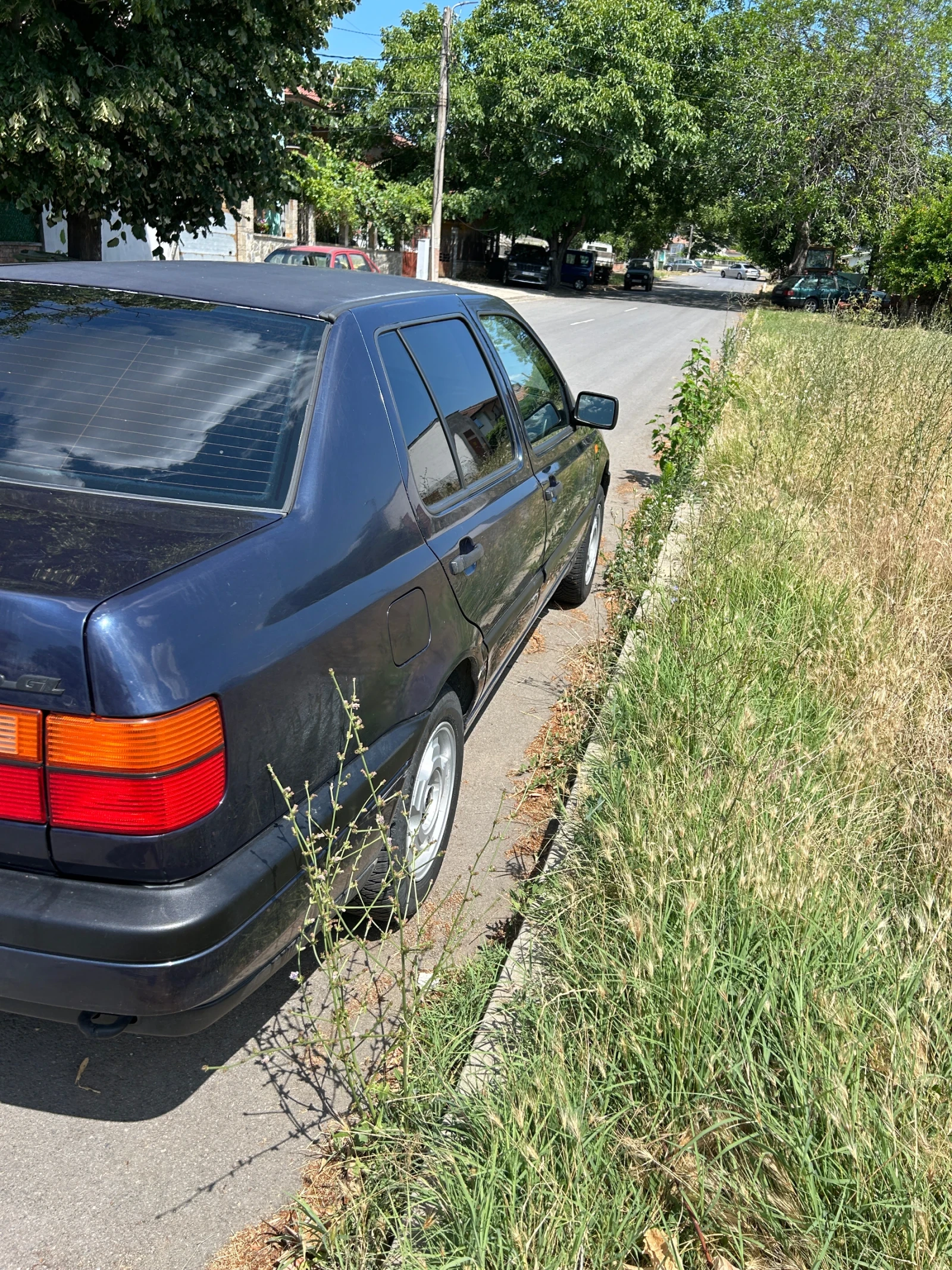 VW Vento, снимка 5 - Автомобили и джипове - 55186676