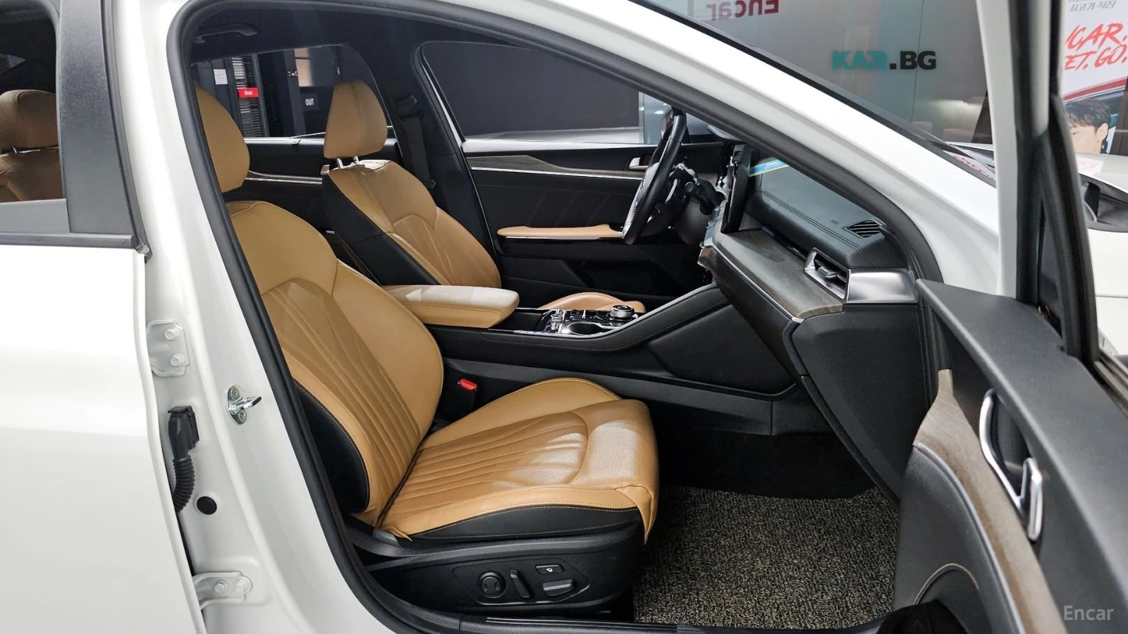 Kia K5 * 1.6T* SIGNATURE* КОЖА* ПОДГРЕВ* ОБДУХВАНЕ* КАМЕР, снимка 12 - Автомобили и джипове - 55263886