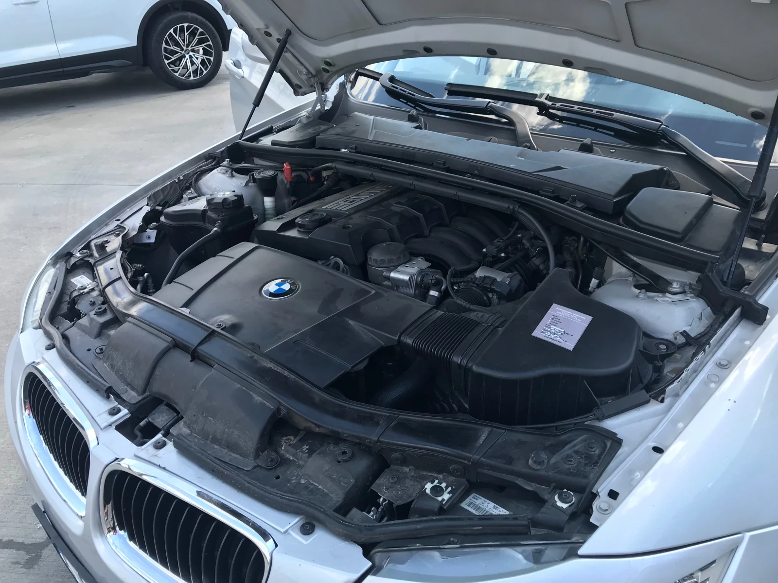 BMW 320, снимка 8 - Автомобили и джипове - 55319683