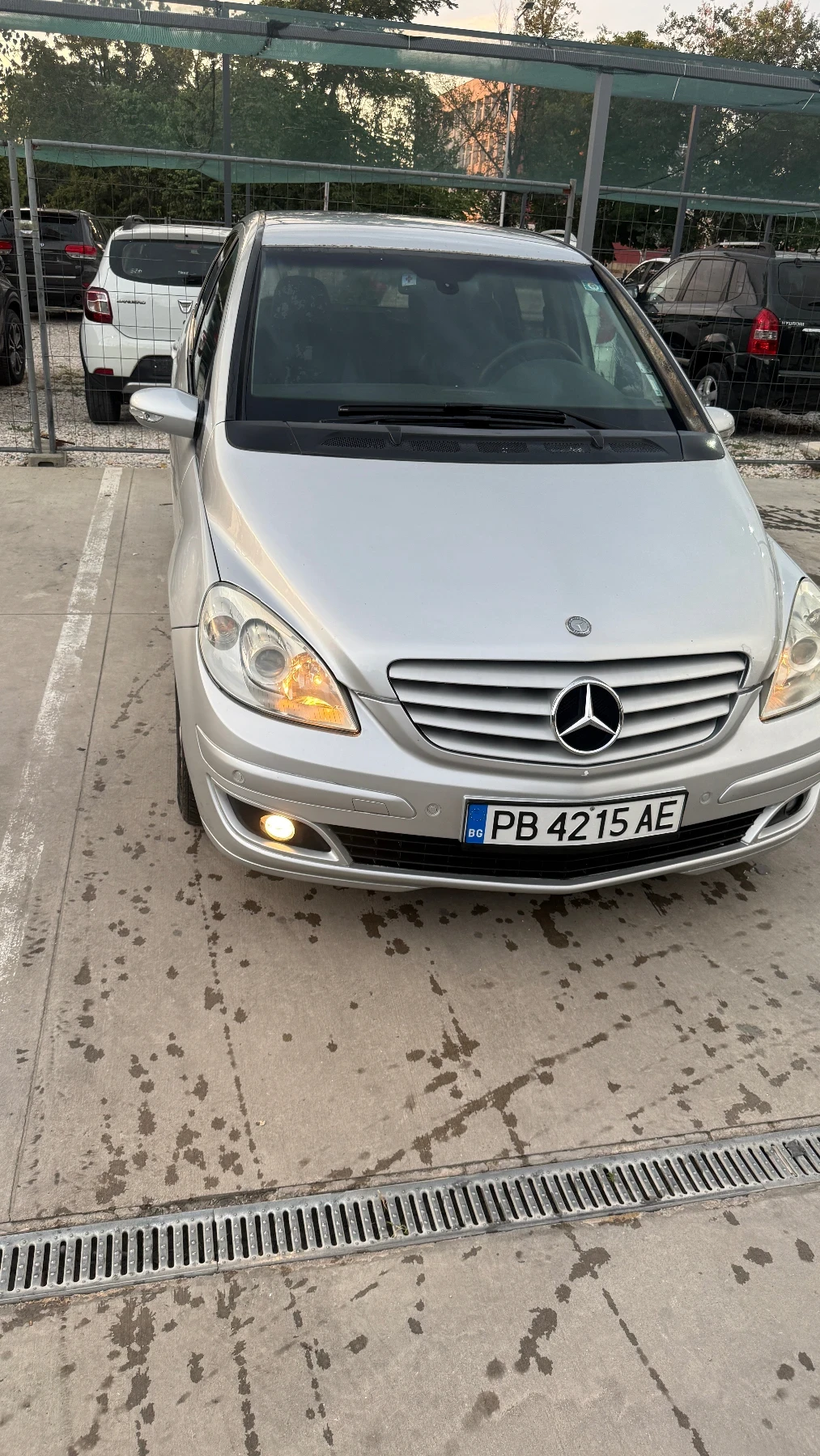 Mercedes-Benz B 180