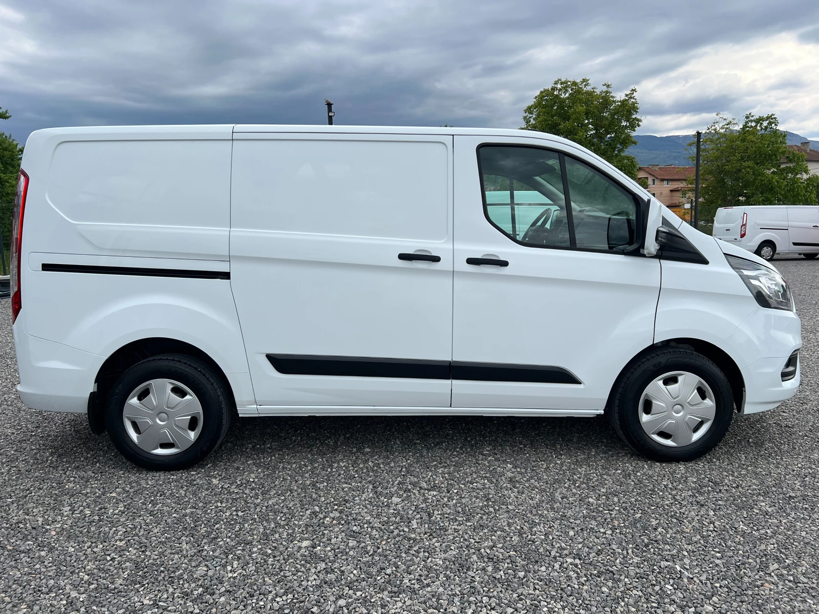 Ford Transit Custom 2.0TDCi ДВЕ СТРАНИЧНИ ВРАТИ/Серв. история/175502км, снимка 6 - Автомобили и джипове - 55809122