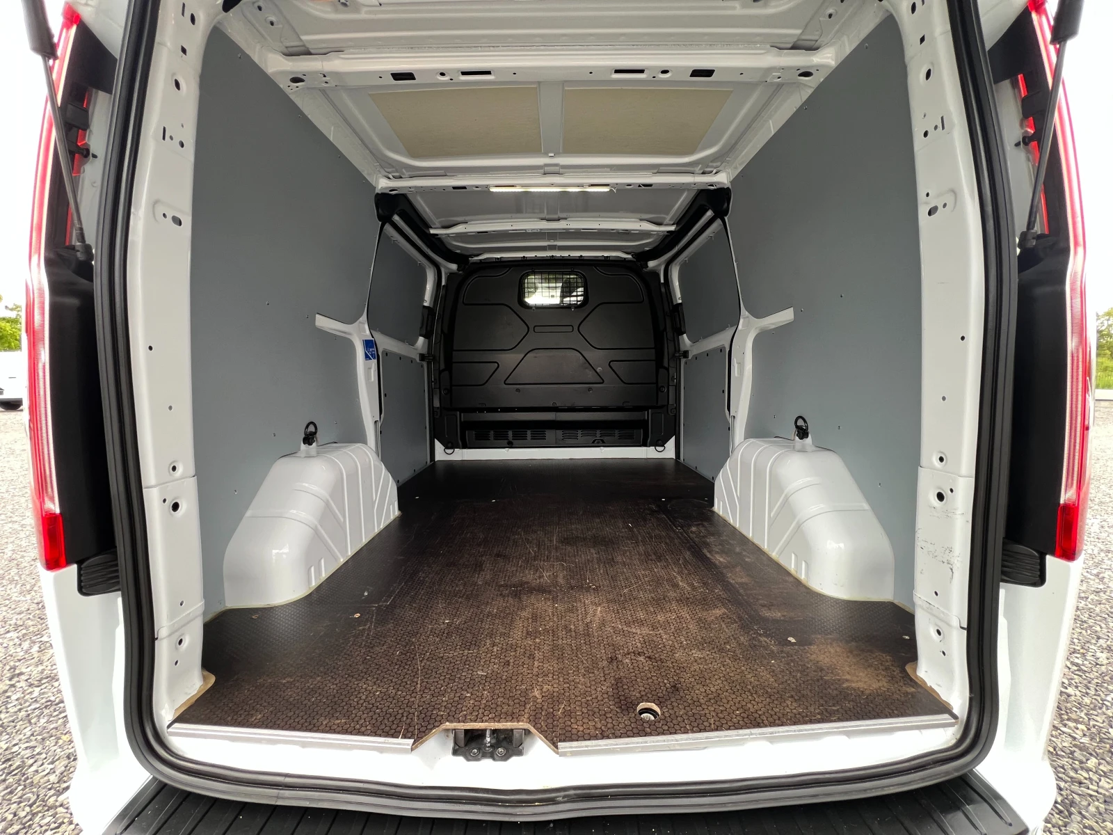 Ford Transit Custom 2.0TDCi ДВЕ СТРАНИЧНИ ВРАТИ/Серв. история/175502км, снимка 11 - Автомобили и джипове - 55809122
