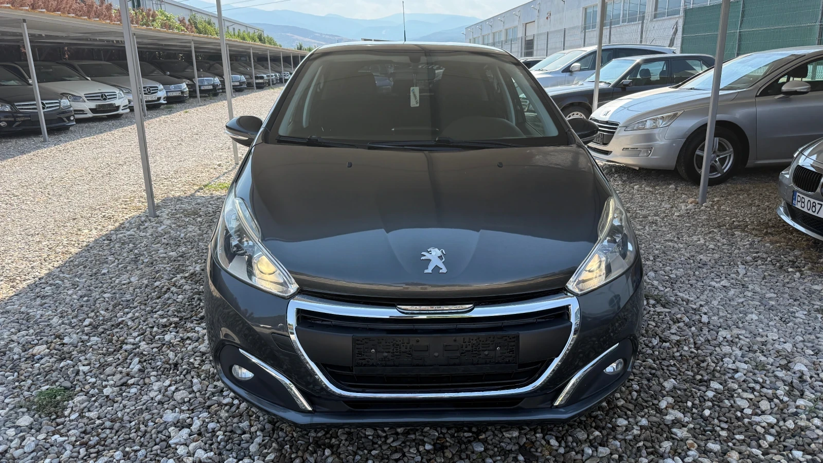 Peugeot 208 1.6 HDI 75 ps, снимка 2 - Автомобили и джипове - 55846307