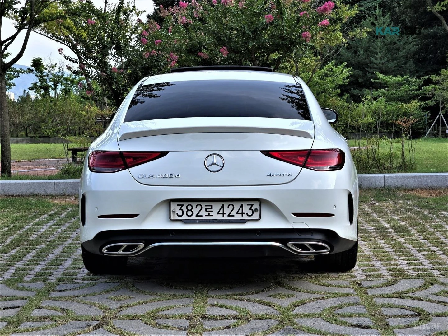 Mercedes-Benz CLS 300 DIESEL* AMG LINE* PANO* LANE ASS* НАВИ* ПАНО* , снимка 4 - Автомобили и джипове - 55931961