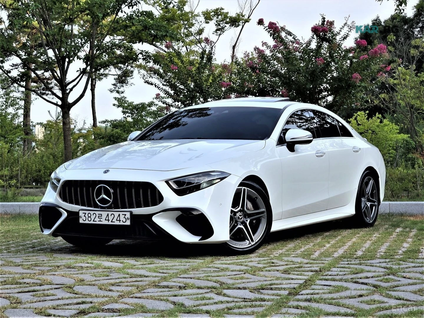 Mercedes-Benz CLS 300 DIESEL* AMG LINE* PANO* LANE ASS* НАВИ* ПАНО* 