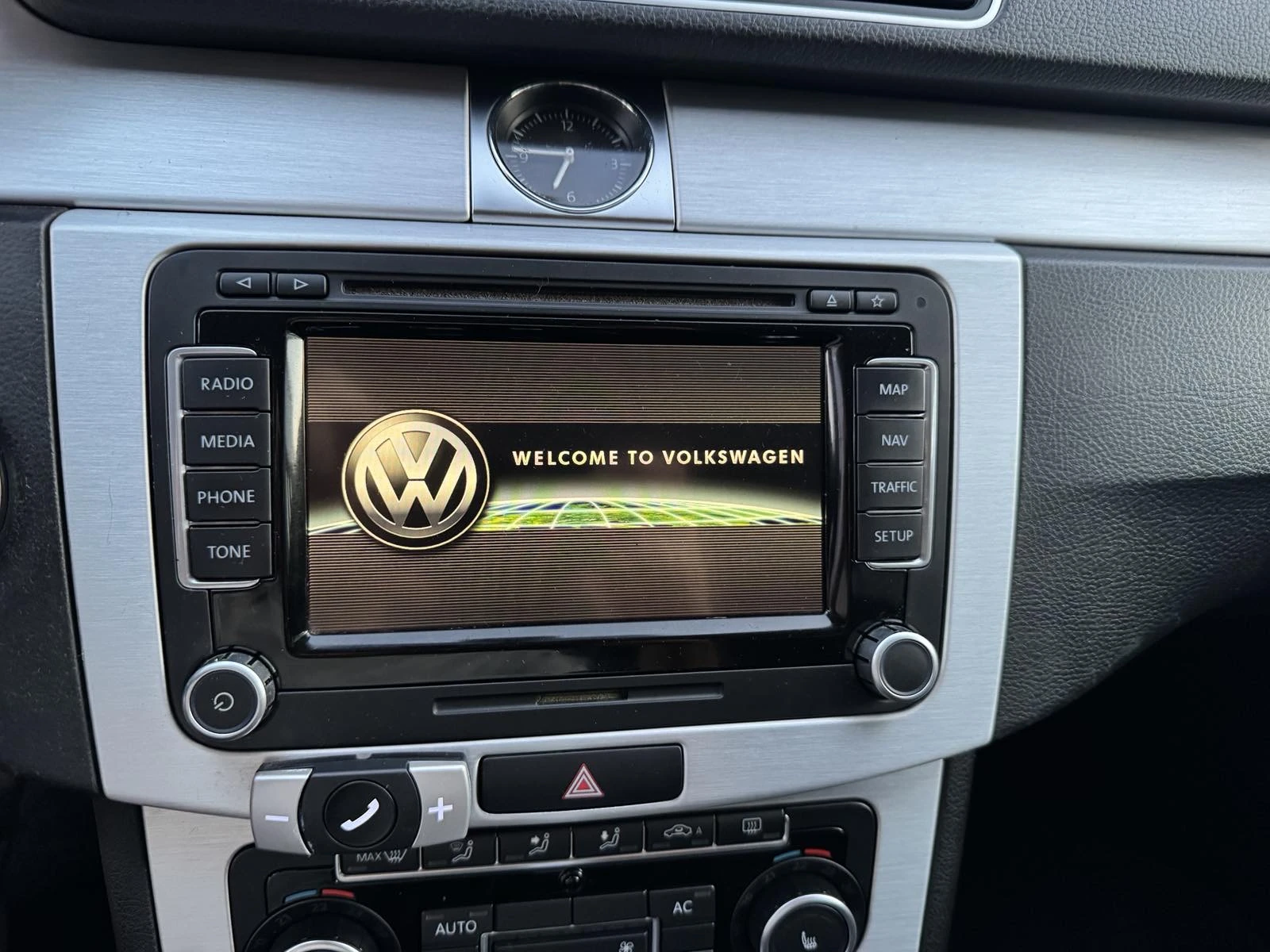VW Passat 2.0TDI* D&G* Highline* Navi* Kamera* TOP, снимка 16 - Автомобили и джипове - 55944567
