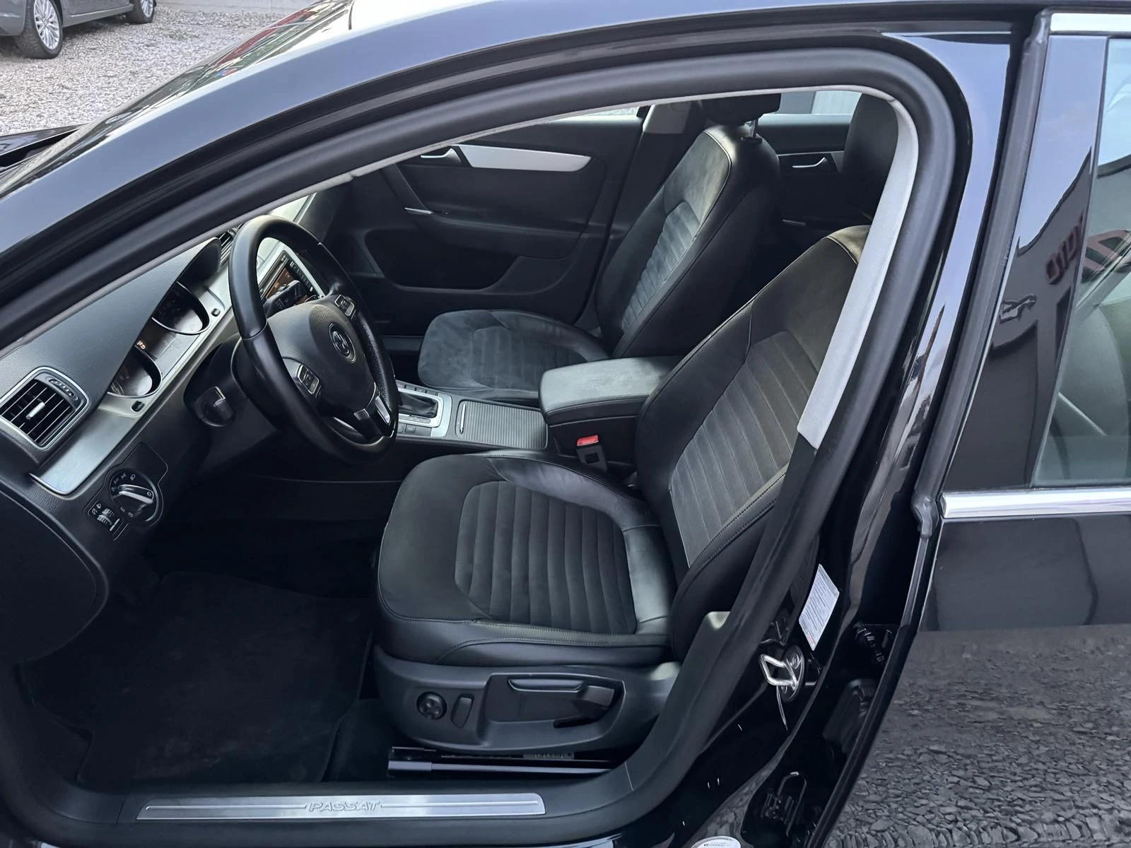 VW Passat 2.0TDI* D&G* Highline* Navi* Kamera* TOP, снимка 14 - Автомобили и джипове - 55944567
