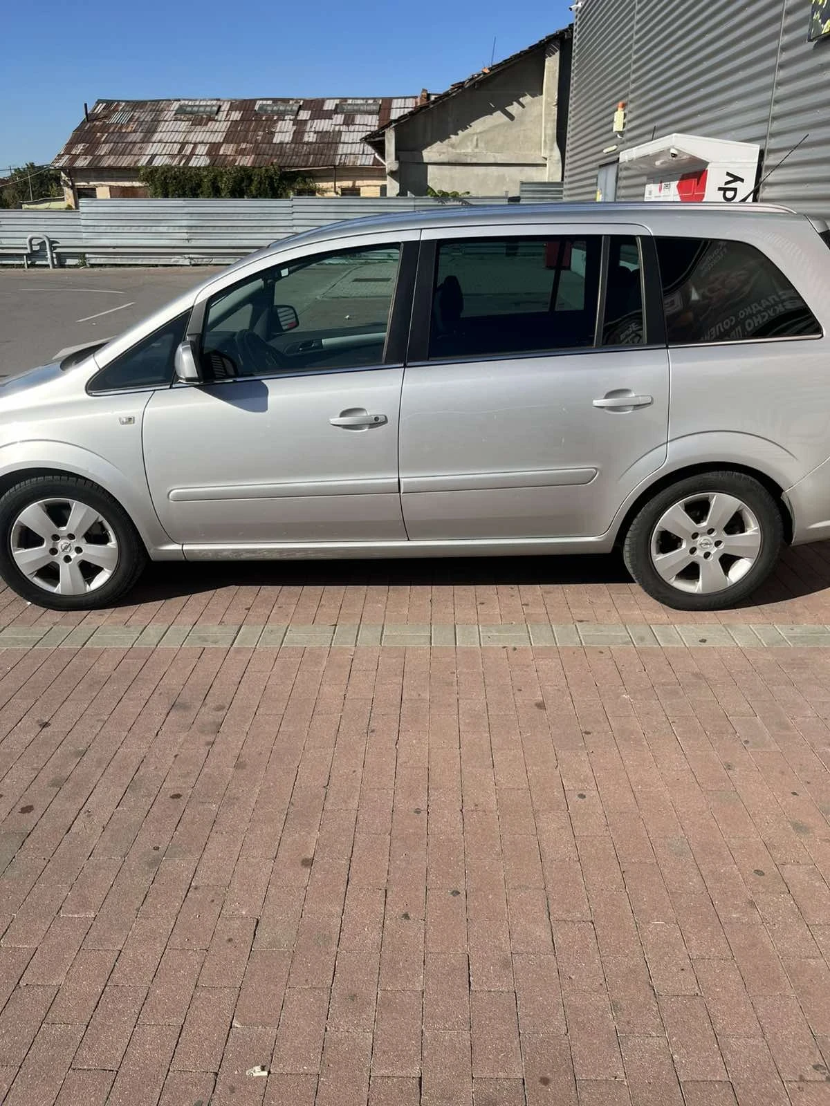 Opel Zafira 1.7 ecoflex, снимка 9 - Автомобили и джипове - 55980450