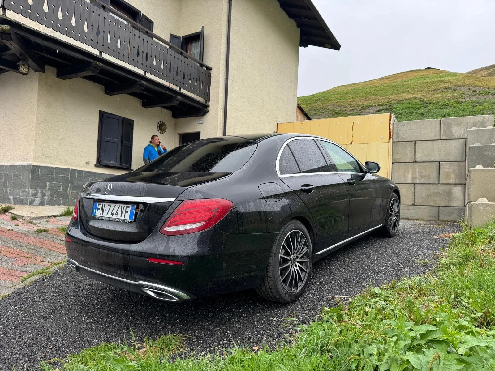 Mercedes-Benz E 200, снимка 4 - Автомобили и джипове - 56305244