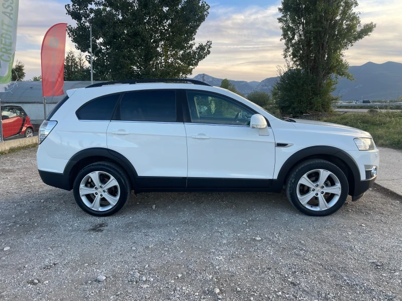 Chevrolet Captiva 2.2TDI-4x4-FEIS-KAMERA-NAVI-7m, снимка 4 - Автомобили и джипове - 47626357