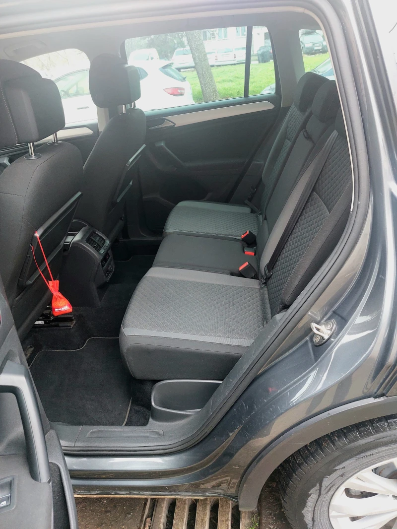VW Tiguan 1.6 TDI, снимка 10 - Автомобили и джипове - 53293318