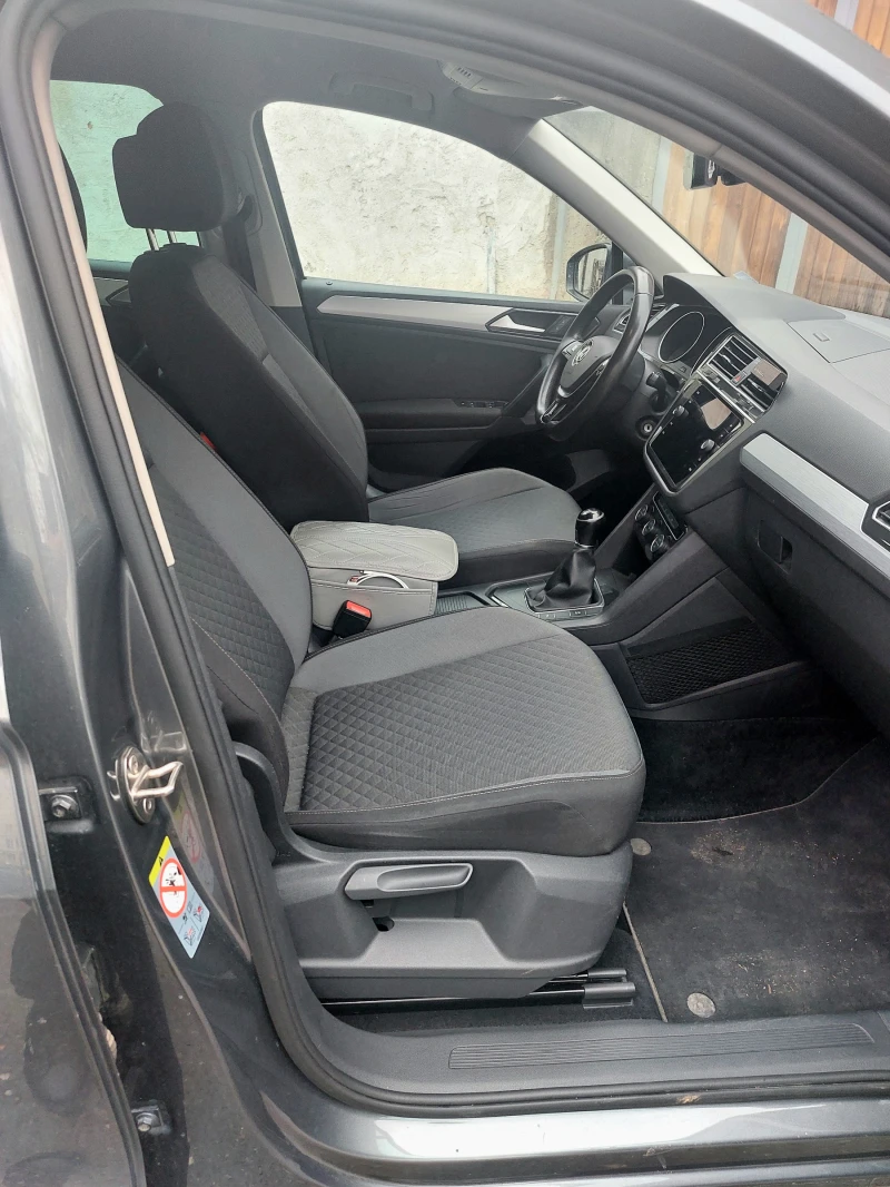 VW Tiguan 1.6 TDI, снимка 9 - Автомобили и джипове - 53293318