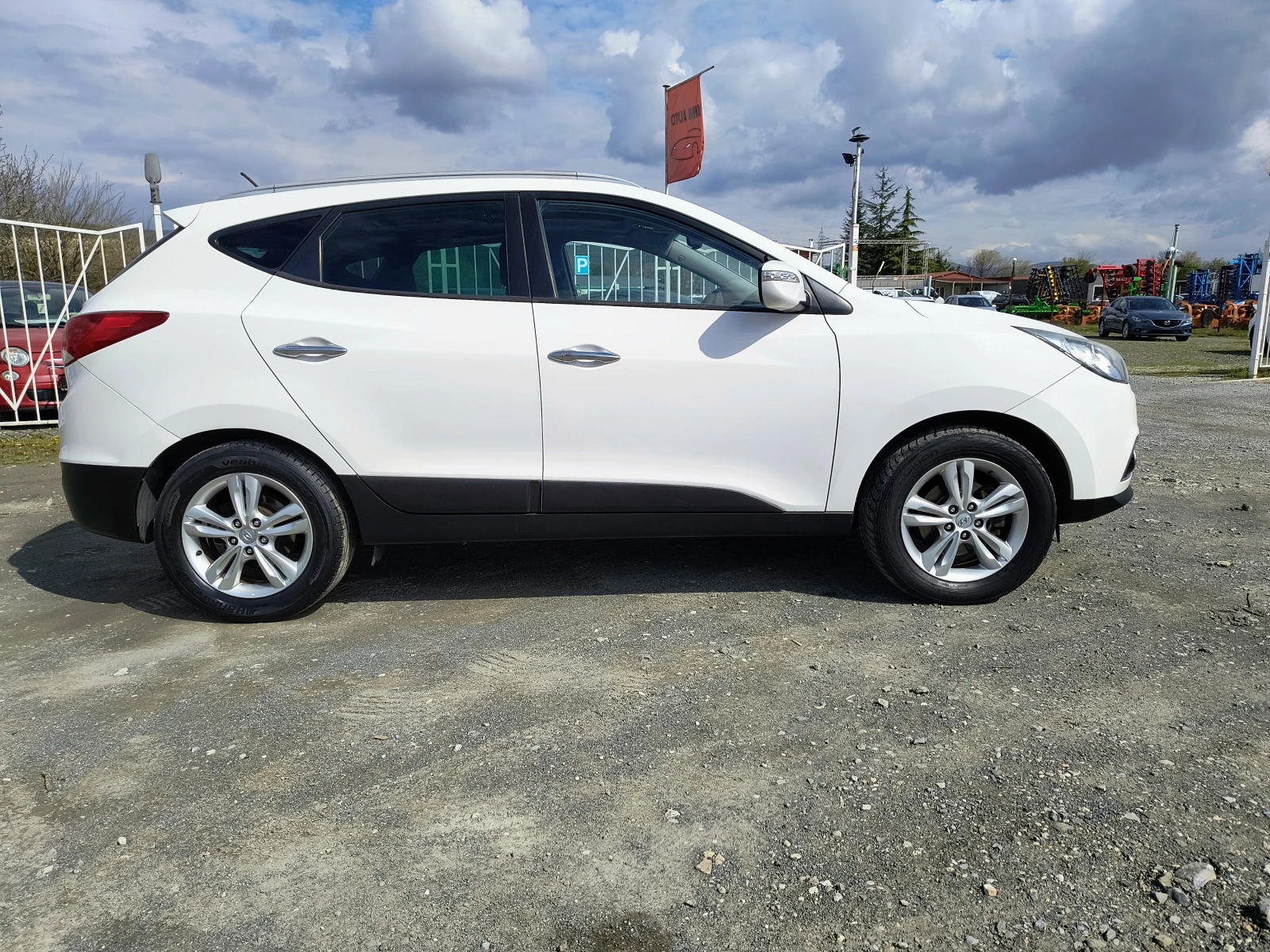 Hyundai IX35 2.0-184 КС NAVI, AUTOMATIC, PANORAMA!!!!!! 4х4 - изображение 4