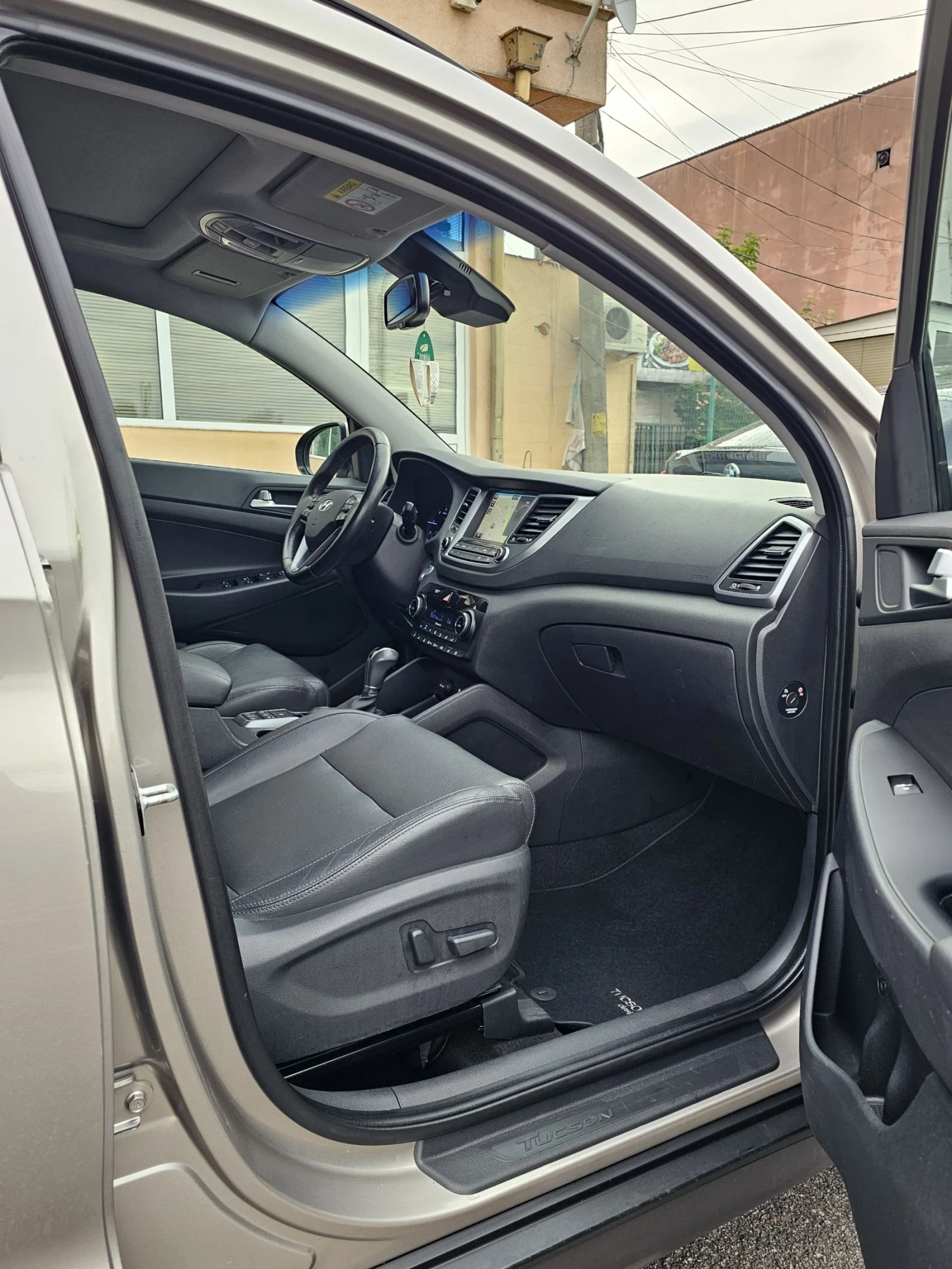 Hyundai Tucson 2.0 CRDI 4WD 185 к.с. Vertex Keyless Панорама - изображение 9