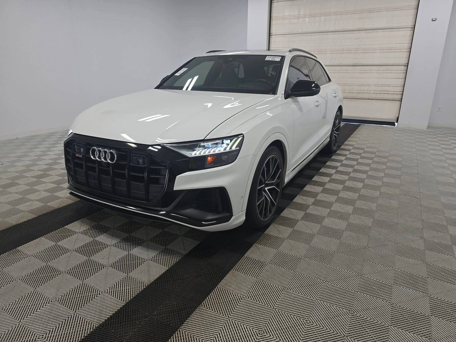 Audi SQ8 PRESTIGE* DISTRONIC* ОБДУХ* МАСАЖ* ПАНО        - изображение 3