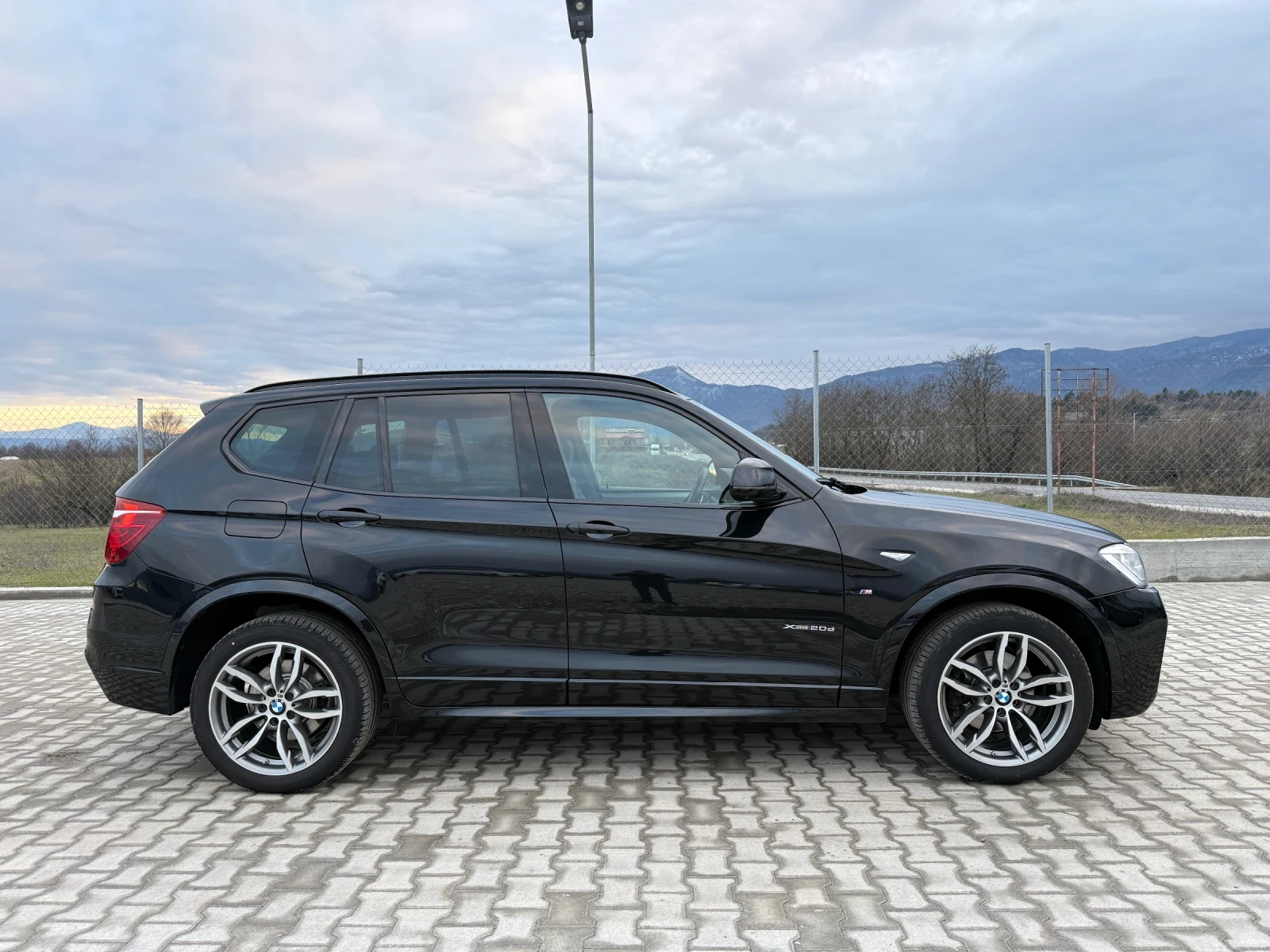 BMW X3 M-PAKET/HEAD-UP/PANORAMA/CAMERA/HARMAN KARDON - изображение 7