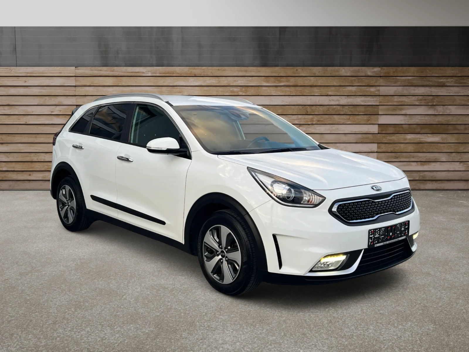 Kia Niro Hybrid 1.6GDi HEV * * ПРОЧЕТИ ОПИСАНИЕТО* * , снимка 3 - Автомобили и джипове - 53989111