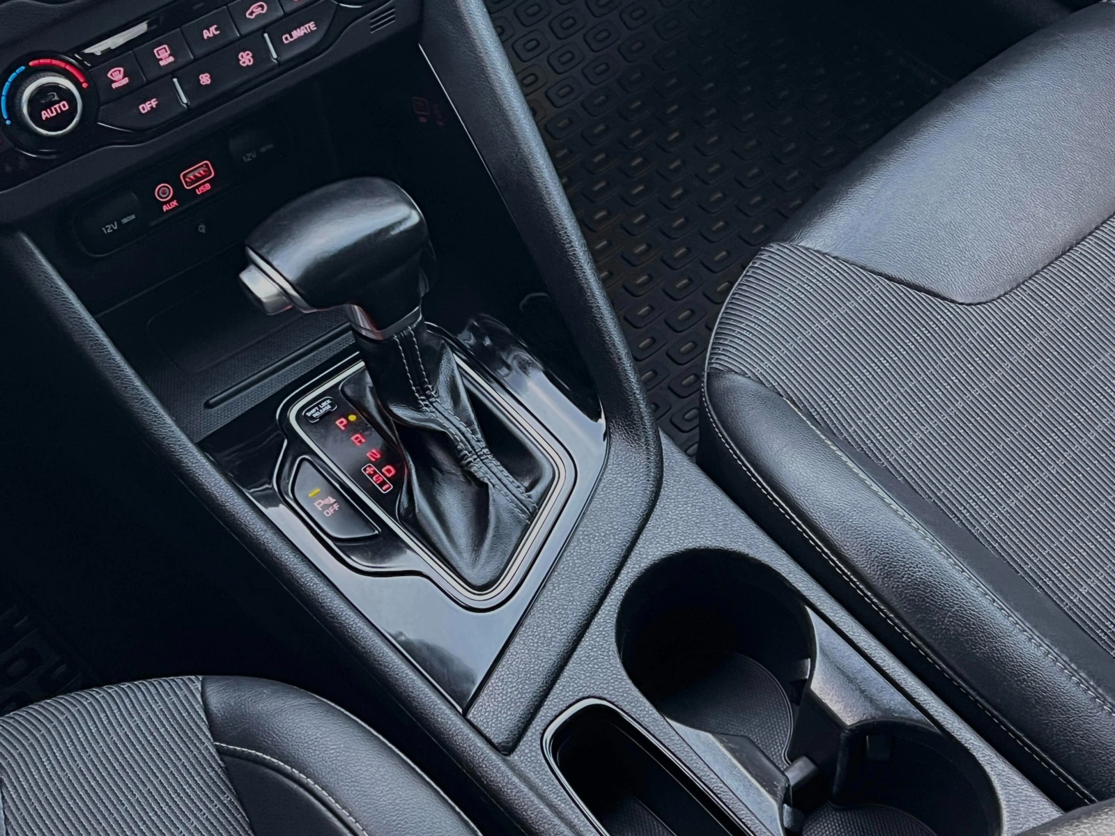 Kia Niro Hybrid 1.6GDi HEV * * ПРОЧЕТИ ОПИСАНИЕТО* * , снимка 10 - Автомобили и джипове - 53989111