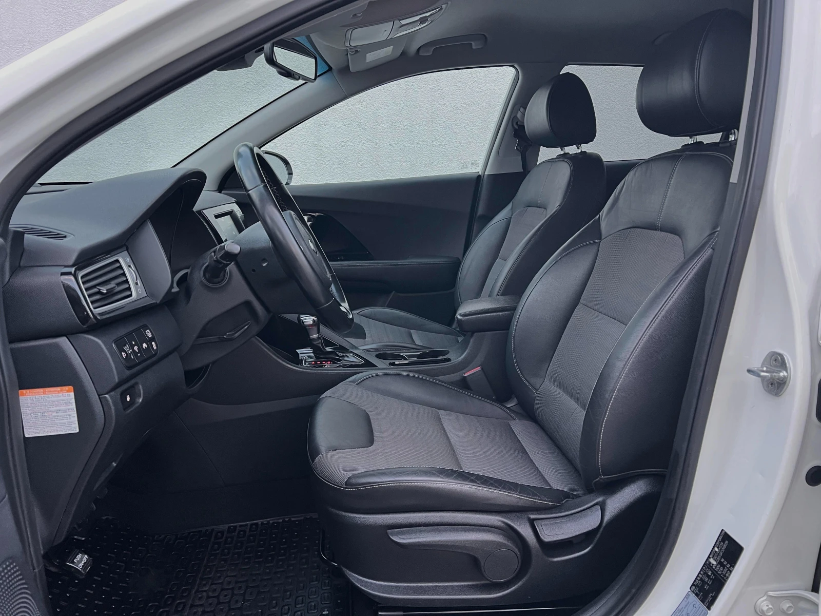 Kia Niro Hybrid 1.6GDi HEV * * ПРОЧЕТИ ОПИСАНИЕТО* * , снимка 12 - Автомобили и джипове - 53989111