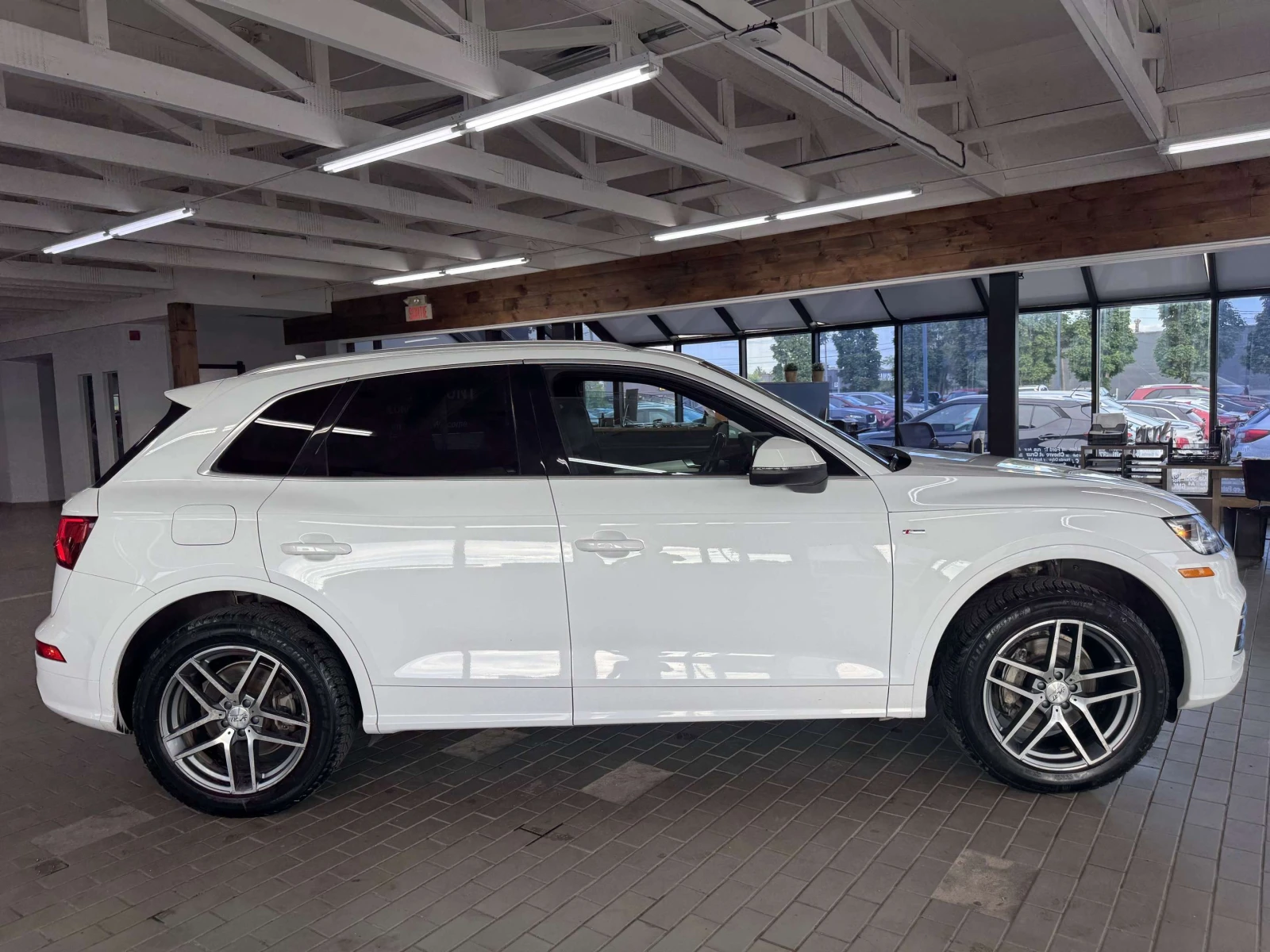 Audi Q5 2.0 TFSI quattro Progressiv / ЦЕНА ДО БГ , снимка 6 - Автомобили и джипове - 54887312