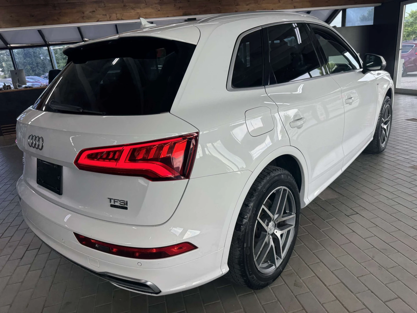 Audi Q5 2.0 TFSI quattro Progressiv / ЦЕНА ДО БГ , снимка 5 - Автомобили и джипове - 54887312