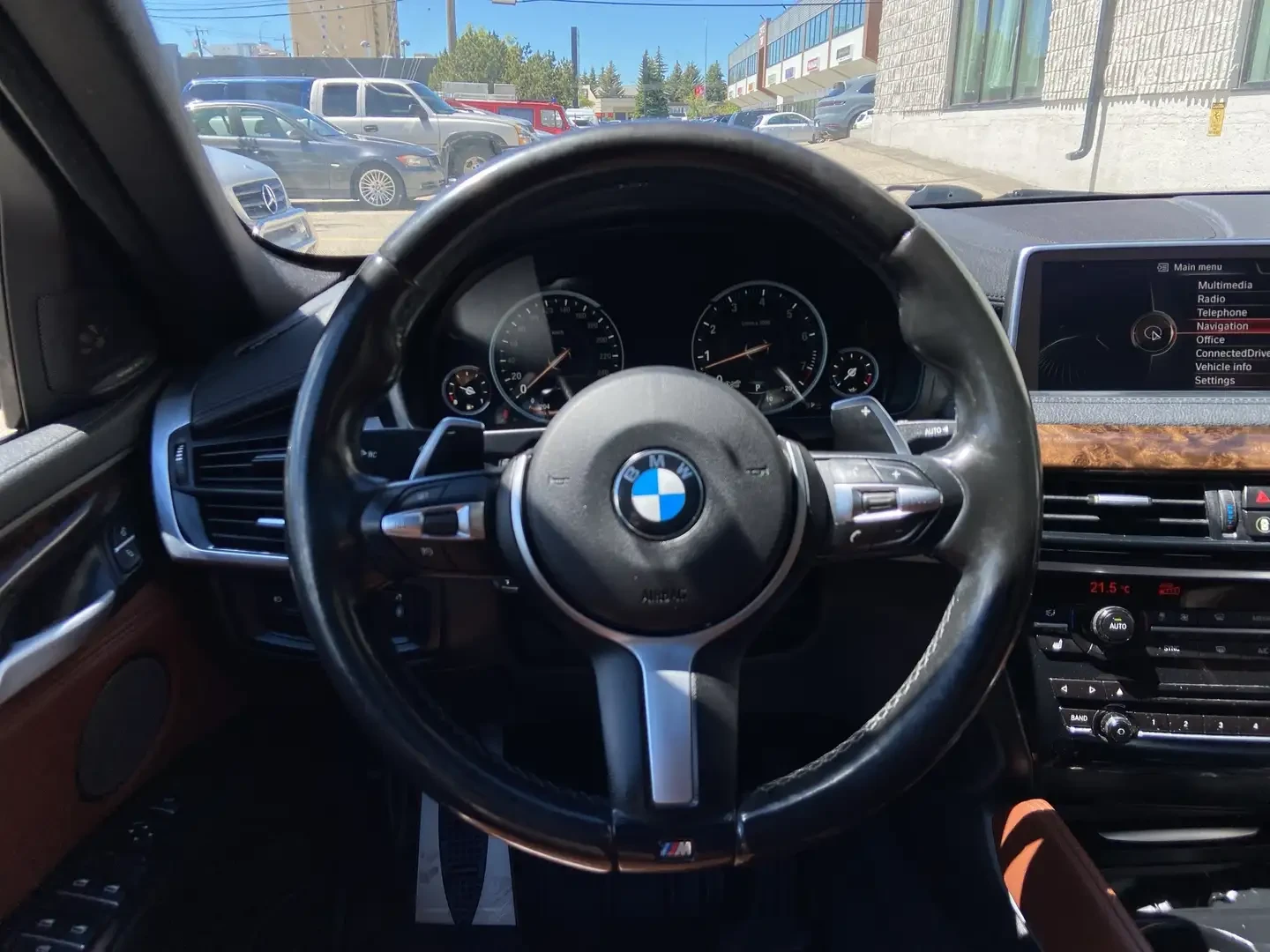 BMW X6 M* SPORT* HARMON* KARDON* ДИГИТАЛНО* ТАБЛО* LANE* , снимка 9 - Автомобили и джипове - 54942354