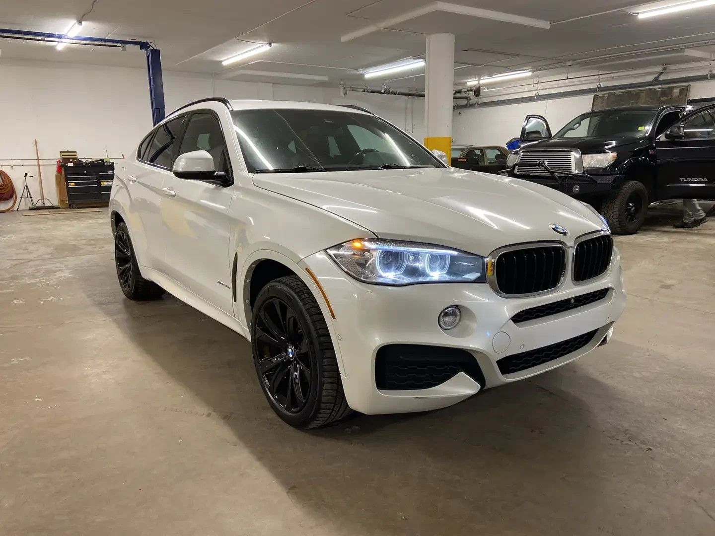 BMW X6 M* SPORT* HARMON* KARDON* ДИГИТАЛНО* ТАБЛО* LANE* , снимка 3 - Автомобили и джипове - 54942354