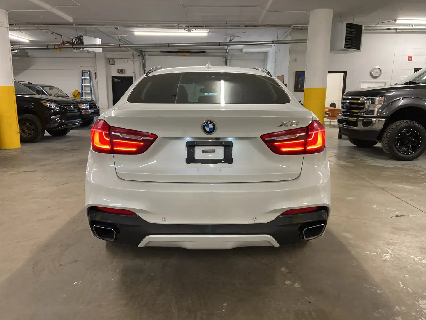BMW X6 M* SPORT* HARMON* KARDON* ДИГИТАЛНО* ТАБЛО* LANE* , снимка 6 - Автомобили и джипове - 54942354