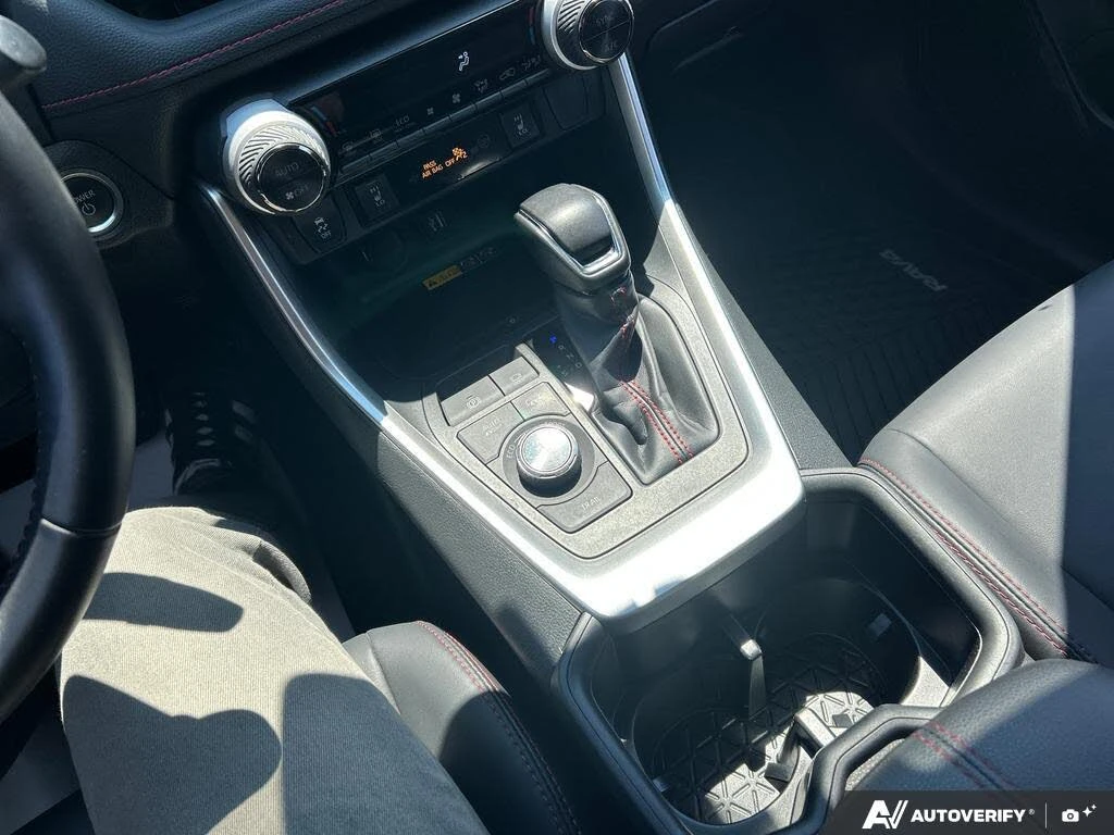 Toyota Rav4 HYBRID* SE* DISTRONIC* LANE ASSIST* CARPLAY* КАМЕР, снимка 15 - Автомобили и джипове - 55325376