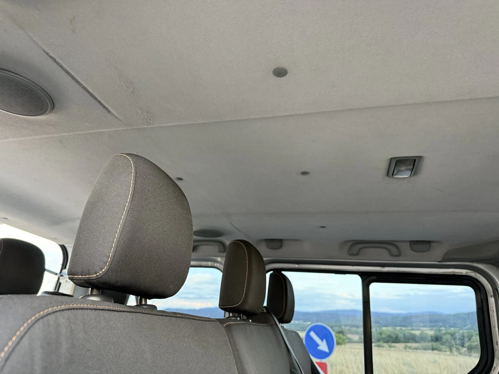 Opel Vivaro 1.9CDTI, снимка 14 - Бусове и автобуси - 55226412