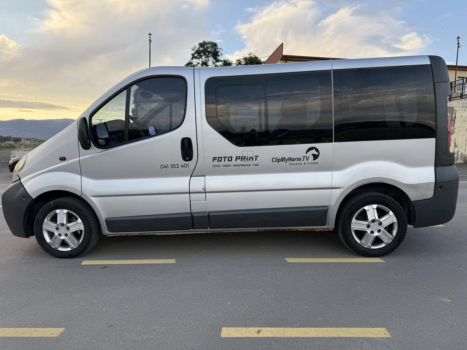 Opel Vivaro 1.9CDTI, снимка 6 - Бусове и автобуси - 55226412