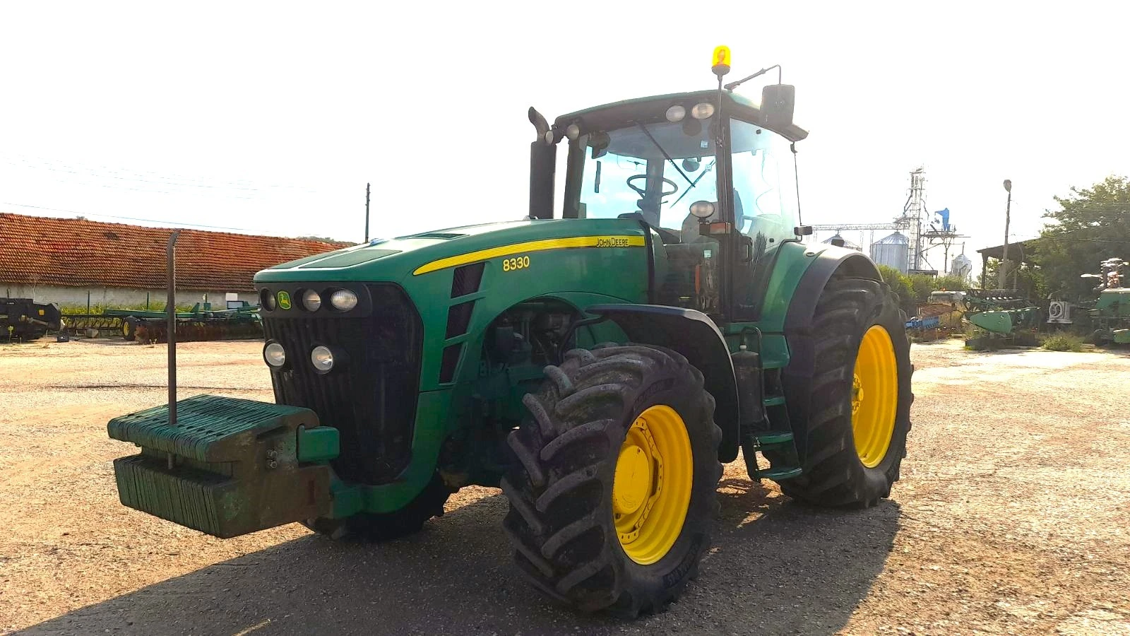 Трактор John Deere 8330 - изображение 3