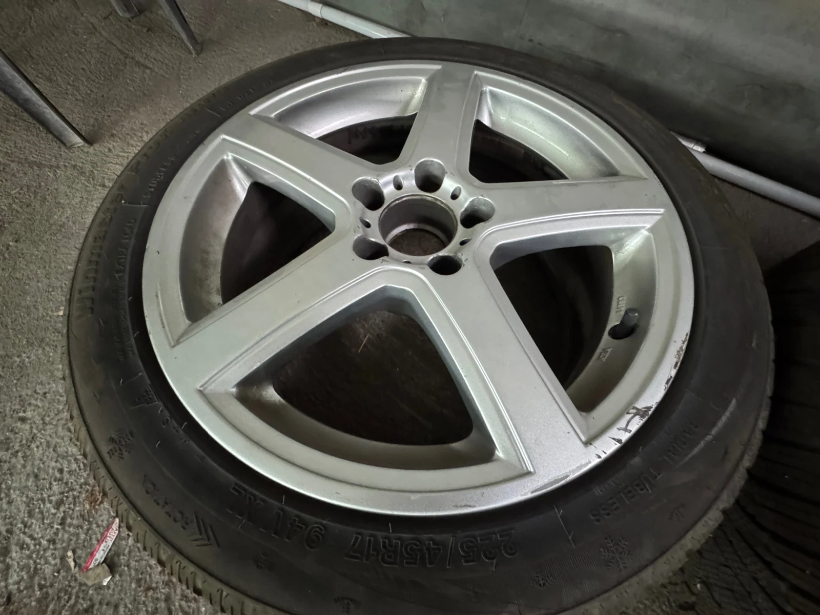 ���� � ������ 225/45R17 | Mobile.bg � ����������� 1