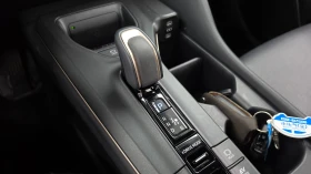 Toyota Crown Crossover 2.5 Hybrid, снимка 8