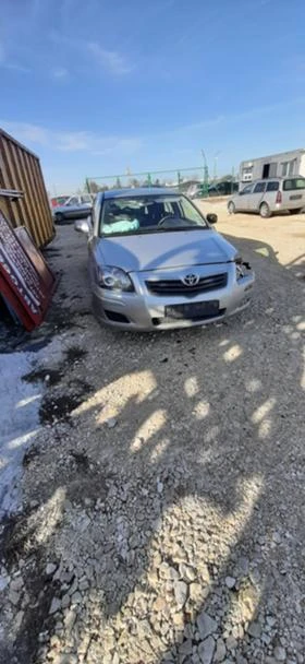 Toyota Avensis 1.6 i - [1] 