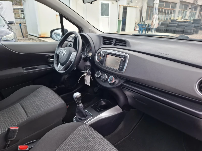 Toyota Yaris 1.33, снимка 9 - Автомобили и джипове - 48280964