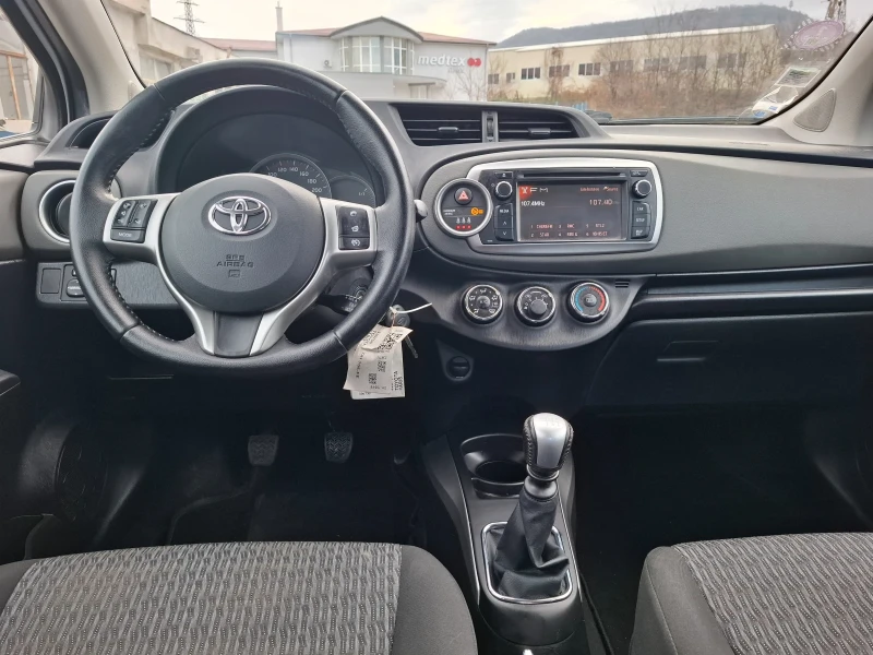 Toyota Yaris 1.33, снимка 8 - Автомобили и джипове - 48280964