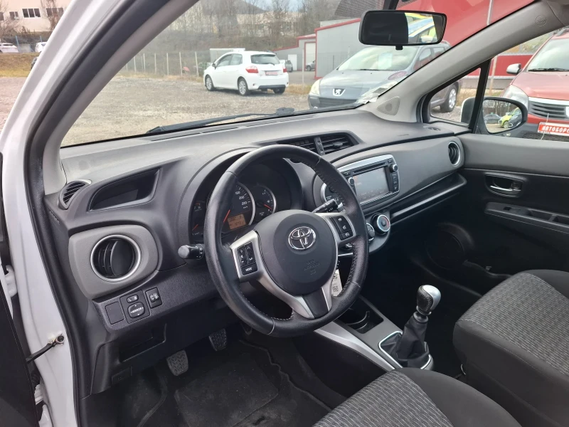 Toyota Yaris 1.33, снимка 7 - Автомобили и джипове - 48280964