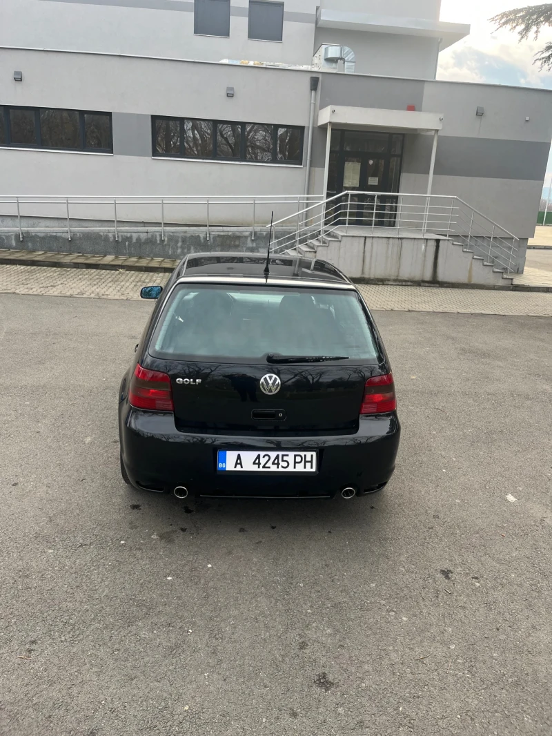 VW Golf R32, снимка 4 - Автомобили и джипове - 48589357