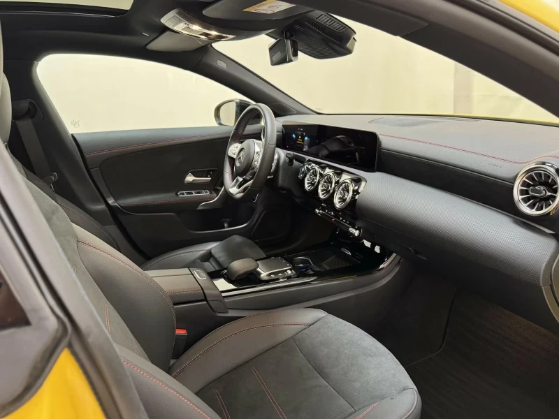 Mercedes-Benz CLA 220 4Matic MBUX/Печка/Камера/360/Ambient/AMG, снимка 12 - Автомобили и джипове - 52555564