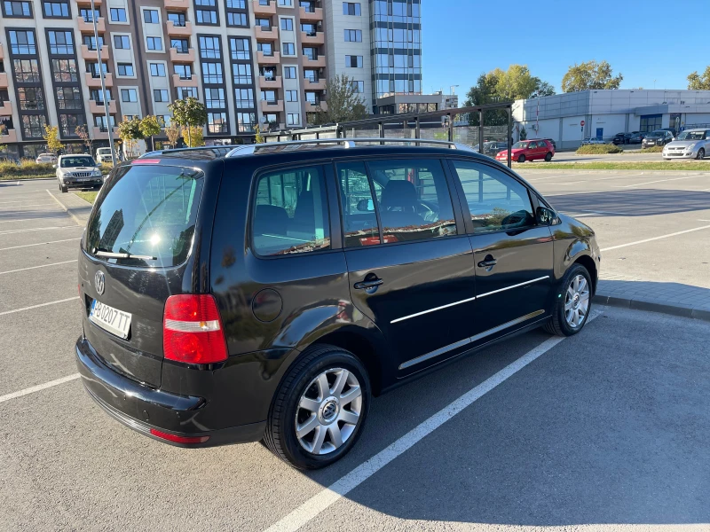 VW Touran, снимка 5 - Автомобили и джипове - 49454629