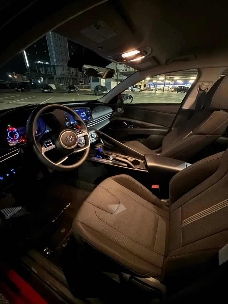Hyundai Elantra 2.0, снимка 9 - Автомобили и джипове - 53434432